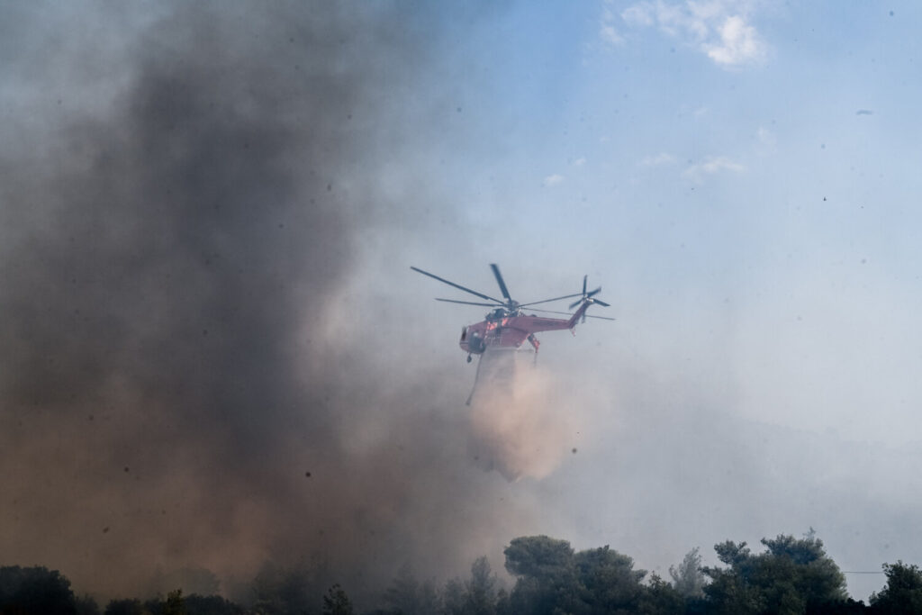 Βίντεο: Καρέ – καρέ πώς εξαπλώθηκε η πυρκαγιά στην Πάρνηθα σε 30 λεπτά – Μάχη για να σωθεί ο Εθνικός Δρυμός – Εικόνες βιβλικής καταστροφής