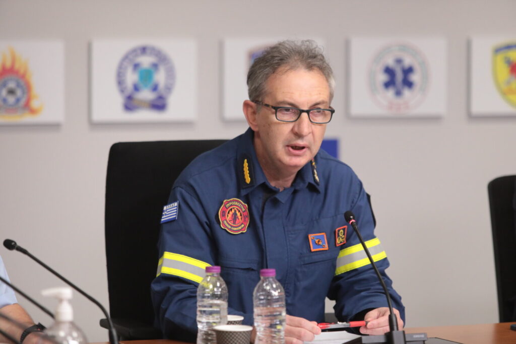 Γ. Πουρναράς – Αρχηγός Πυροσβεστικής για φωτιές: «Στα 32 χρόνια υπηρεσίας μου στο Σώμα, δεν έχω ζήσει παρόμοιες συνθήκες»