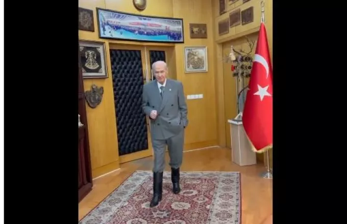Τουρκία – Συνεχίζει τις προκλήσεις: Ο Μπαχτσελί εμφανίζεται με στρατιωτικές μπότες – «Η Κύπρος είναι τουρκική», γράφει στο βίντεο