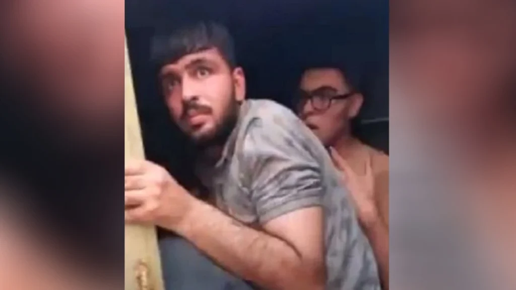 Αλεξανδρούπολη: Συνελήφθη άνδρας που κλείδωσε μετανάστες σε τρέϊλερ κατηγορώντας τους για τις φωτιές – Σοκαριστικό βίντεο