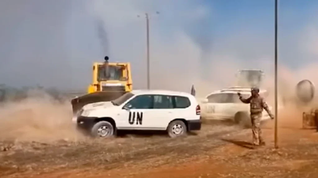 Κύπρος – Βίντεο από την επίθεση των Τουρκοκυπρίων κατά των οχημάτων του ΟΗΕ στη Νεκρή Ζώνη – Διεθνής καταδίκη