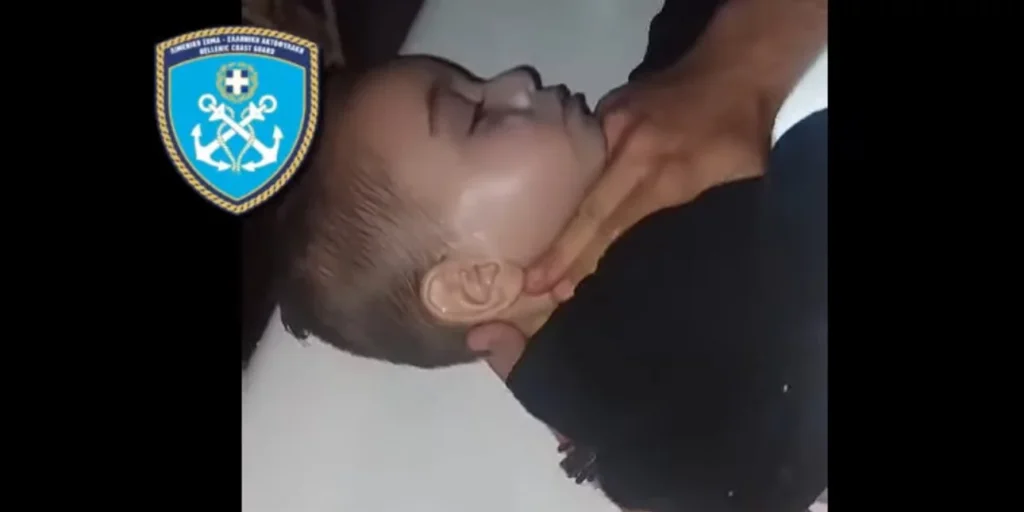 Σάμος: Συγκλονιστικό βίντεο από τη διάσωση βρέφους από το Λιμενικό Σώμα με ΚΑΡΠΑ