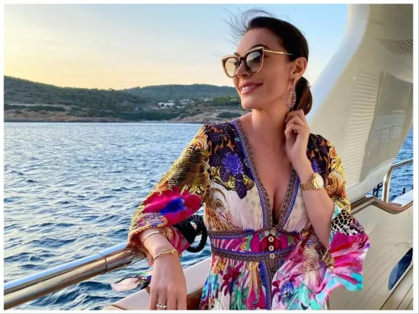 Τατιάνα Στεφανίδου – Nίκος Ευαγγελάτος: Διακοπές  – «Στον παράδεισό μας»