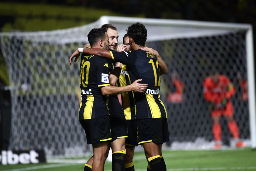 Άρης – Αστέρας Τρίπολης 3-2: Πρώτη νίκη στη φετινή Super League στο ντεμπούτο του Μάντζιου