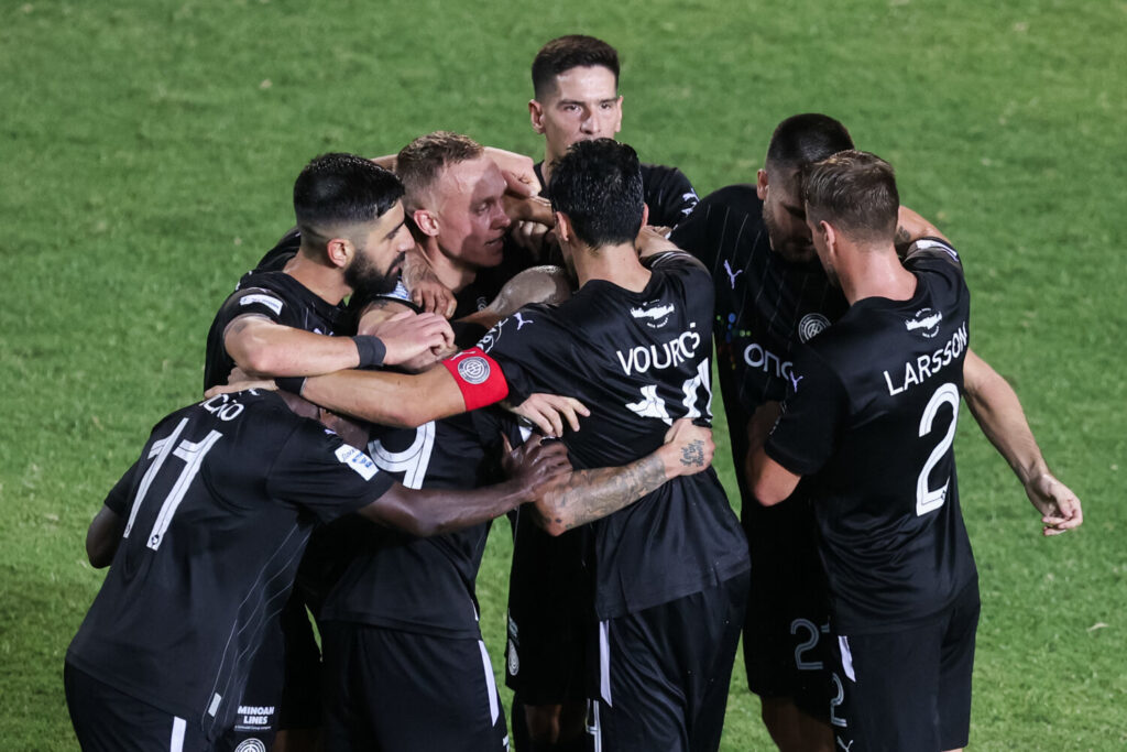 ΟΦΗ – ΠΑΟΚ 1-0: Κρητικός θρίαμβος με γκολάρα Αμπάντα στο 90+7′ που «ξέρανε» τον Δικέφαλο