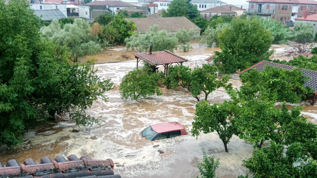 Meteo: Εφιαλτική πρόβλεψη για ακραία βροχόπτωση σε Πήλιο και Καρδίτσα με 700 mm & 600 mm