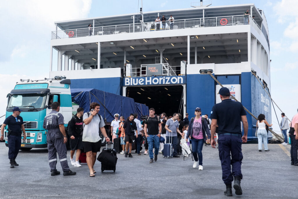 Blue Horizon: Η ανακοίνωση της Attica Group για τον 36χρονο – Το πλοίο συνέχισε για 42 λεπτά το ταξίδι του μετά την πτώση του Αντώνη