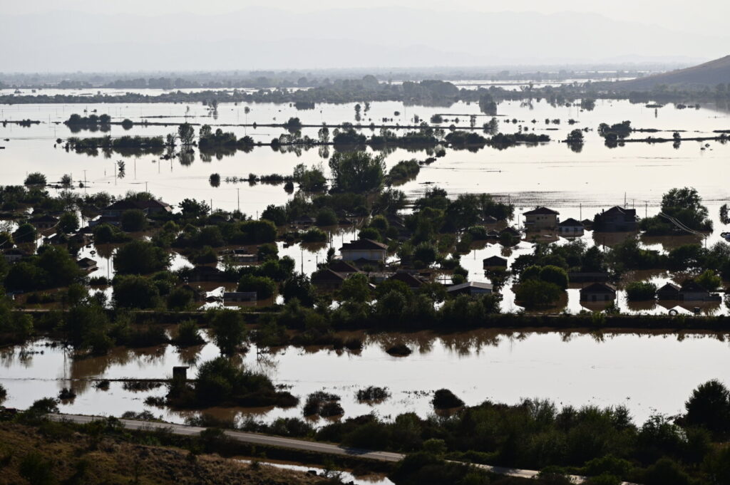 Kακοκαιρία: Έκτακτη σύσκεψη στην Πολιτική Προστασία – Ανησυχία για την Θεσσαλία – Πυρετώδεις προετοιμασίες στις πλημμυρισμένες περιοχές