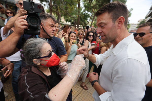 Η Ελένη Λουκά …την έπεσε στον Κασσελάκη – «Είσαι του σατατά» – «Σέβομαι την άποψή σου» της απάντησε (video)