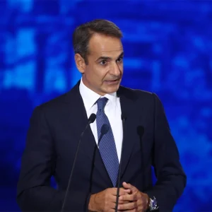 ΔΕΘ – Μητσοτάκης: Αυξήσεις σε μισθούς, στα 1000 ευρώ ο κατώτατος, φοροελαφρύνσεις, ενίσχυση συνταξιούχων και αγροτών – 30 μέτρα στο πακέτο των ανακοινώσεων