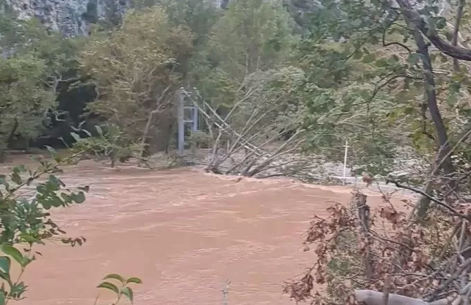 Κακοκαιρία Daniel – Θεσσαλία: Στα 18 μέτρα ύψος έφτασαν τα νερά στην κοιλάδα των Τεμπών (video)