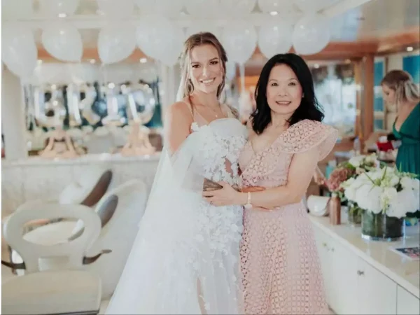 Εριέττα Κούρκουλου: «Σας σιχάθηκα» – Έξαλλη με ιδιοκτήτη γκαλερί που μίλησε άσχημα στη «δεύτερη» μητέρα της