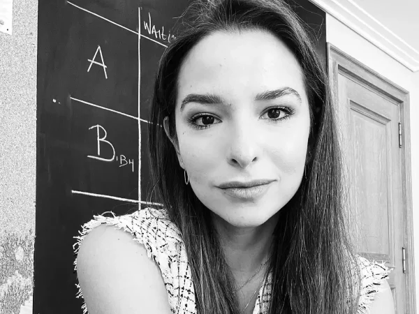 Ξεσπά η Εριέττα Κούρκουλου: «Μακριά από εμάς , είστε θλιβερός, εμετός »