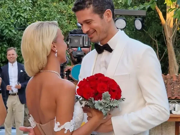 Τζένη Μελιτά: Φωτογραφίες και βίντεο από τον γάμο της με τον Σπύρο Μαργαρίτη – Το ζεμπέκικο και ο καλλιτέχνης που τραγούδησε