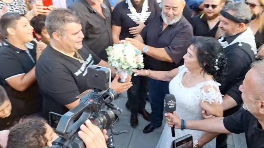 Κρήτη: Παντρεύτηκαν η 82χρονη Παρασκιώ και ο 41χρονος Κωστής (video)
