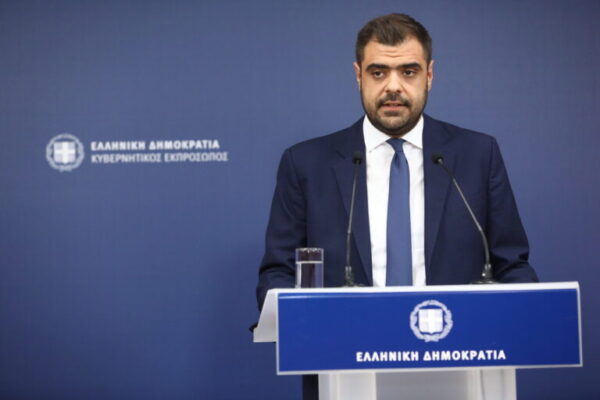 Παύλος Μαρινάκης σε Στέφανο Κασσελάκη για την πισίνα στις Σπέτσες: Μερικές φορές είναι προτιμότερο να μην απαντάς καθόλου