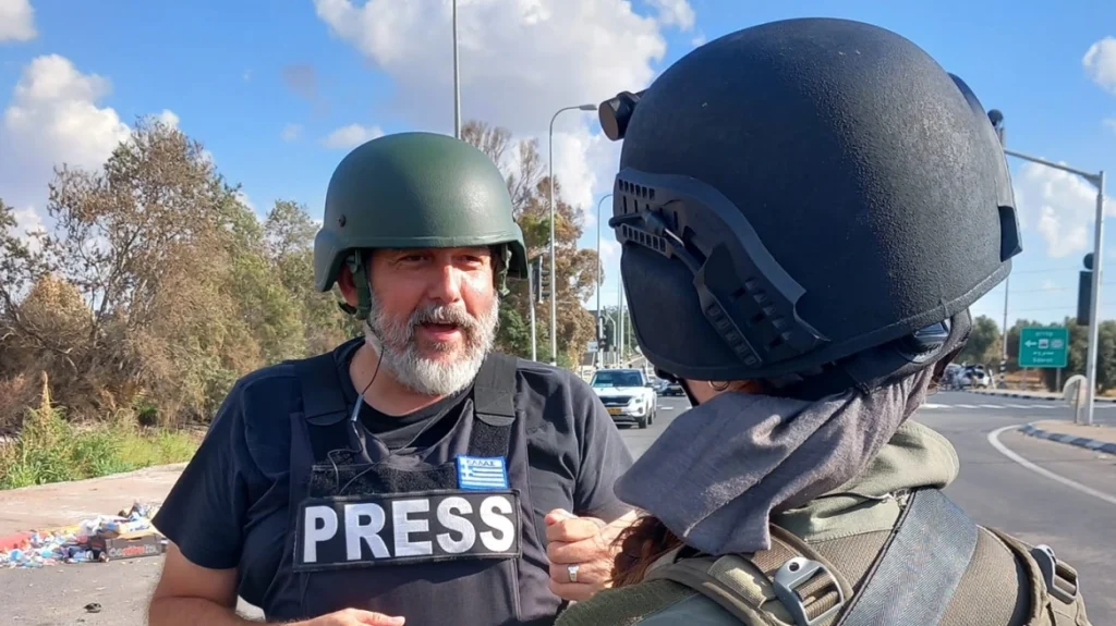 Πόλεμος στο Ισραήλ: Θρίλερ με τον δημοσιογράφο του ΣΚΑΪ Χρήστο Νικολαΐδη – Βρέθηκε εν μέσω πυρών  στη Ναμπλούς