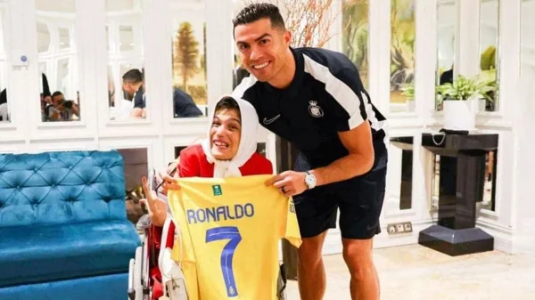 Κριστιάνο Ρονάλντο: Καταδικάστηκε σε 99 μαστιγώματα επειδή …αγκάλιασε ανύπαντρη γυναίκα στο Ιράν!