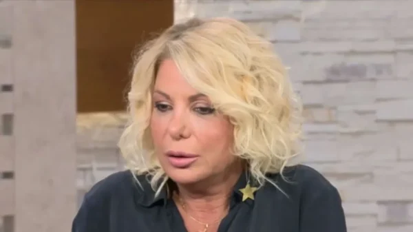 Στέλλα Μπεζαντάκου: Καταγγέλλει αστυνομικό για απάτη – Της χρωστάει συνολικά 7.320 ευρώ (video)