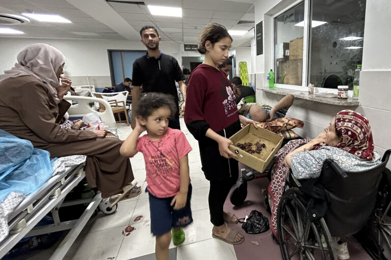 O ισραηλινός στρατός διαψεύδει  ότι ζήτησε «μέσα σε μια ώρα»την εκκένωση του νοσοκομείου Αλ Σίφα στη Γάζα