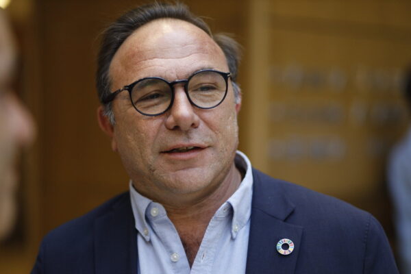 Πέτρος Κόκκαλης: Ανακοίνωσε ότι αποχωρεί από την ευρωομάδα του ΣΥΡΙΖΑ-ΠΣ