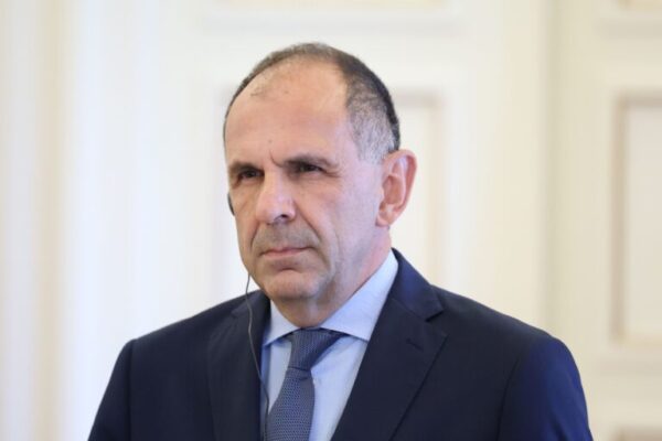 Ο Γεραπετρίτης διαψεύδει τον Τούρκο υπουργό Αμυνας: Το ιταλικό πλοίο στην Κάσο δεν ζήτησε άδεια από την Αγκυρα