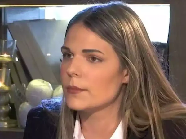 Ειρήνη Μελισσαροπούλου: «Ζω έναν εφιάλτη, αλλά μακάρι να γίνει ένα θαύμα» – Οι επιστολές της μέσα από την φυλακή στο Χονγκ Κονγκ