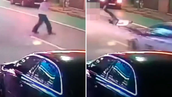 Βόλος: Καρέ – καρέ η στιγμή που η μηχανή παρασύρει τον παππού και το βρέφος –Νέο βίντεο