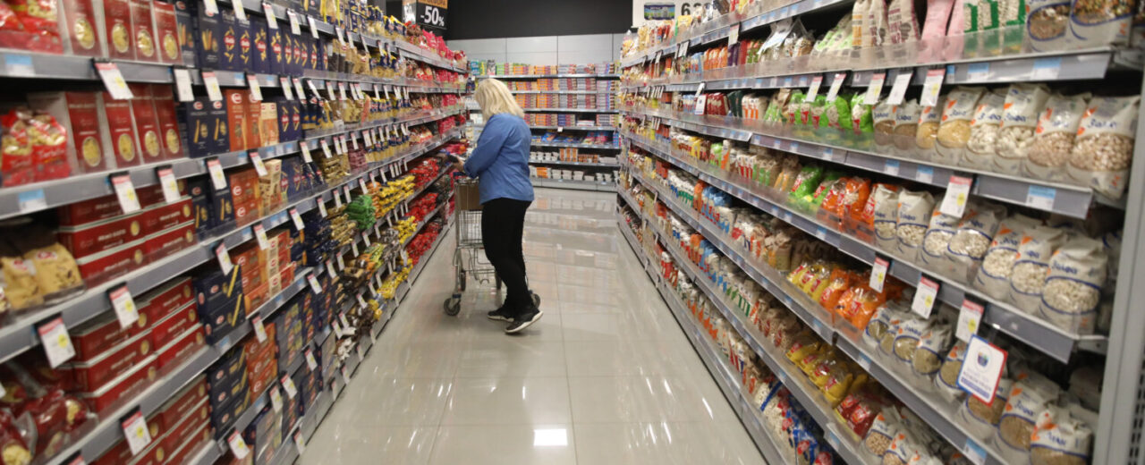 ΔΙΜΕΑ: Πρόστιμα 1,05 εκατ. ευρώ σε τρία σούπερ μάρκετ και δύο μεγάλες εταιρείες τροφίμων για υπέρβαση πλαφόν στο περιθώριο κέρδους – Δείτε ποιους αφορούν