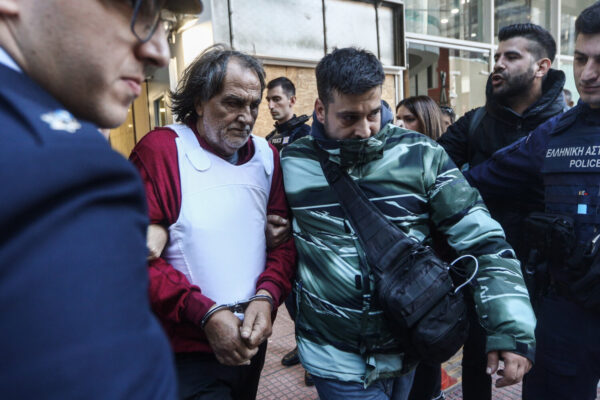 Σαλαμίνα: Tον ζούσε η αδελφή μου είχε βολευτεί σε ένα σπίτι και δεν ήθελε να φύγει με τίποτα». λέει η αδελφή της 43χρονης (video)