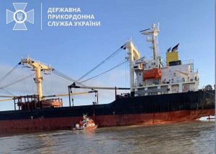 Χτυπήθηκε ελληνόκτητο φορτηγό πλοίο από νάρκη στη Μαύρη Θάλασσα – Ζημιές και τρεις ελαφρά τραυματίες