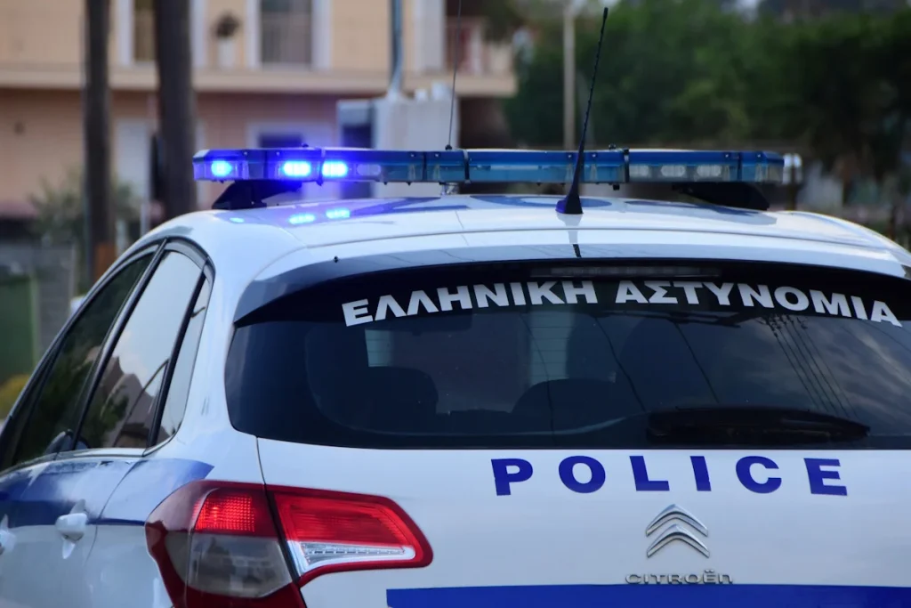 50χρονος βρέθηκε μαχαιρωμένος μέσα σε ουζερί στη Θεσσαλονίκη