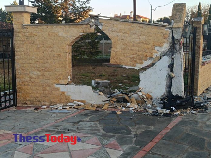 Θεσσαλονίκη: Τροχαίο με νεκρό έναν 24χρονο στην Επανομή –To αυτοκίνητο του καρφώθηκε σε τοίχο