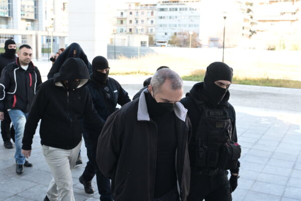 Κολωνός: Ένοχος ο Μίχος για βιασμό και μαστροπεία της 12χρονης – Αθώα η μητέρα της