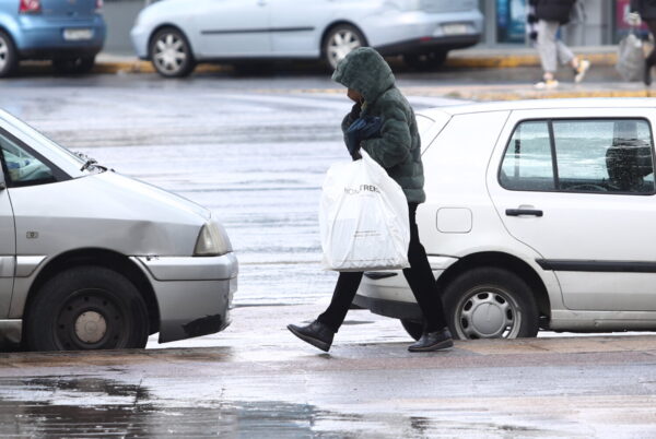 Καιρός: «Βουτιά» της θερμοκρασίας την Τρίτη – «Από 28,7 βαθμούς στη Φλώρινα δεν θα ξεπεράσει τους 3», η πρόγνωση Κολυδά