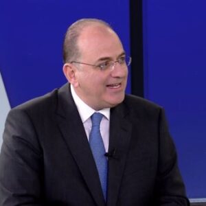 Ο Λαζαρίδης ζητά να επιστρέψει τους μισθούς που έλαβε ως ειδικός συνεργάτης: «Δεν επιθυμώ να αιωρούνται σκιές»