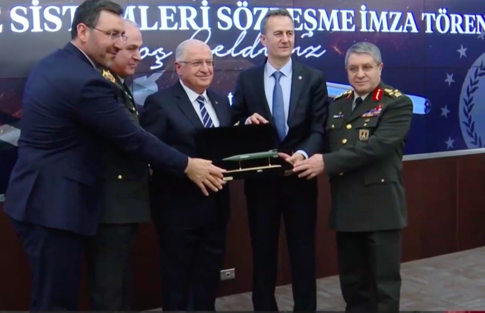 Τουρκία: Τη μαζική παραγωγή πυραύλων υπέγραψε ο υπουργός Άμυνας (Βίντεο)