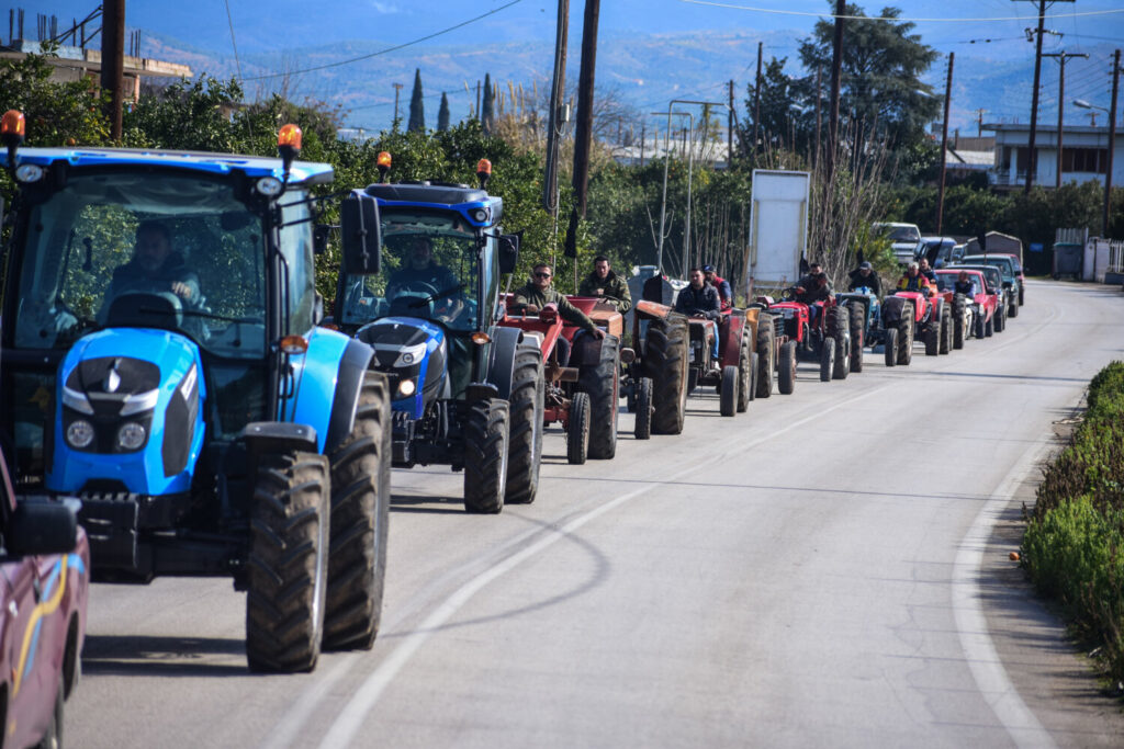 Αγρότες: Ξεκίνησε η κάθοδος των τρακτέρ στην Αθήνα – Πως θα κινηθούν, πότε φτάνουν – Τα μέτρα της Αστυνομίας για το συλλαλητήριο (βίντεο)