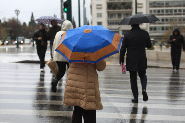 Καιρός: Νέο έκτακτο δελτίο  από την ΕΜΥ – Πέντε περιοχές στο επίκεντρο της κακοκαιρίας σήμερα – «Πέρασμα  και από την Αττική»