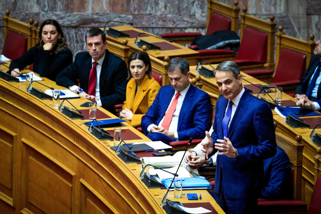 Κόντρα Μητσοτάκη – Φάμελου στη Βουλή: Δεν προχωρήσατε τη μεταρρύθμιση για τα ομόφυλα λόγω Π. Καμμένου, είπε ο πρωθυπουργός