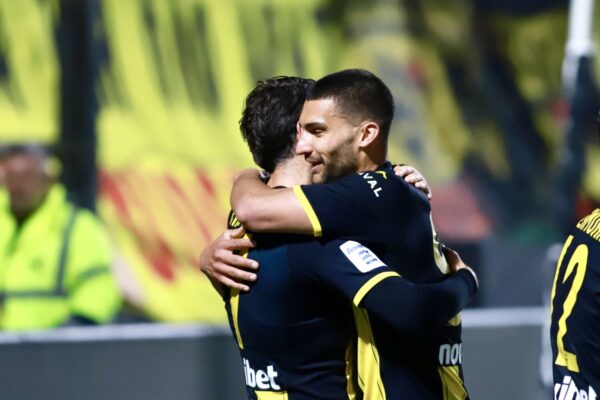 Άρης – Βόλος 2-0: Νίκη  με πρωταγωνιστές Μορόν και Ανσαριφάρντ για τους Θεσσαλονικείς