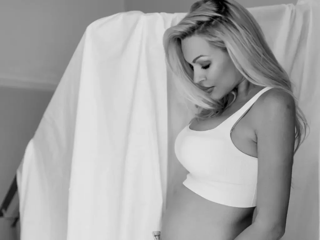 Βίκυ Κάβουρα:  Kάνει γυμναστική στον 6ο μήνα της εγκυμοσύνης της