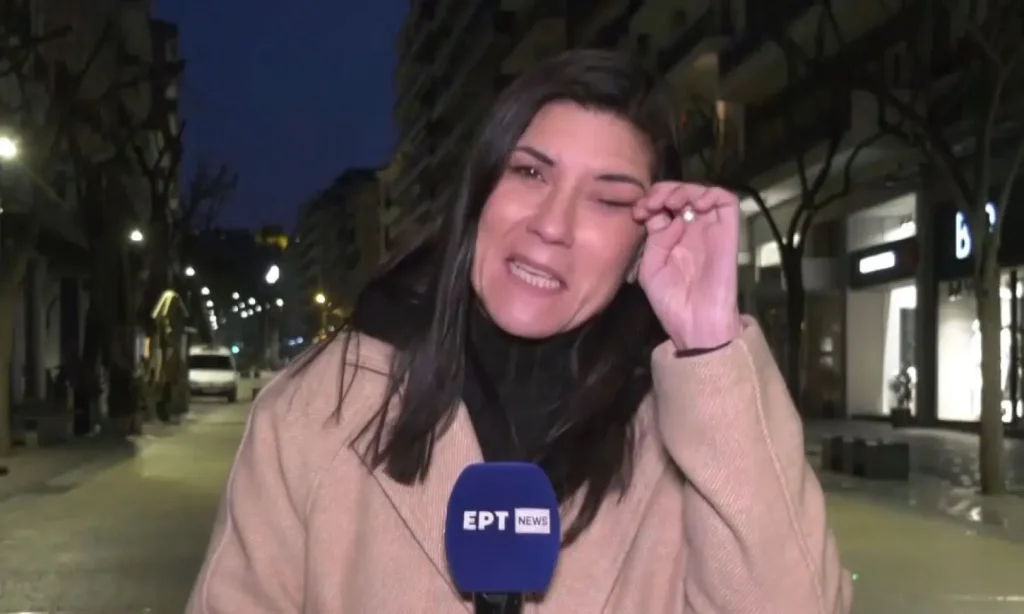 Συγκινημένη Θεσσαλονικιά ρεπόρτερ της ΕΡΤ με την ήττα του ΠΑΟΚ – Δάκρυσε στον αέρα