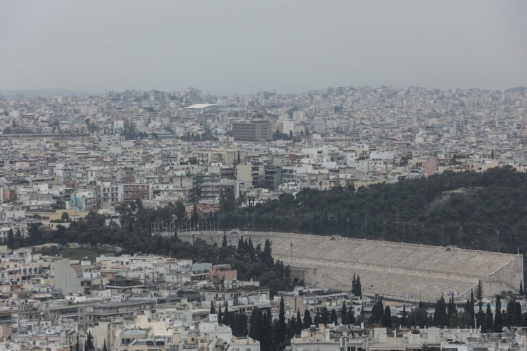 Συστάσεις από την Ένωση Πνευμονολόγων Ελλάδας λόγω αφρικανικής σκόνης – Π. Μπεχράκης: Τι να προσέξουν όσοι έχουν προβλήματα αναπνοής