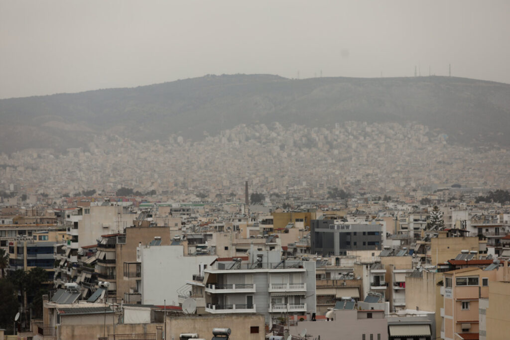 Καιρός: Αφρικανική σκόνη, νοτιάδες και άνοδος της θερμοκρασίας με 24αρια – Στην Κρήτη το μεγαλύτερο πρόβλημα