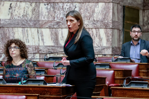Η Ζωή Κωνσταντοπούλου ζητά την παραίτηση Φλωρίδη και μία «συγγνώμη» για τον «βιαστή με την τυρόπιτα» (βίντεο)