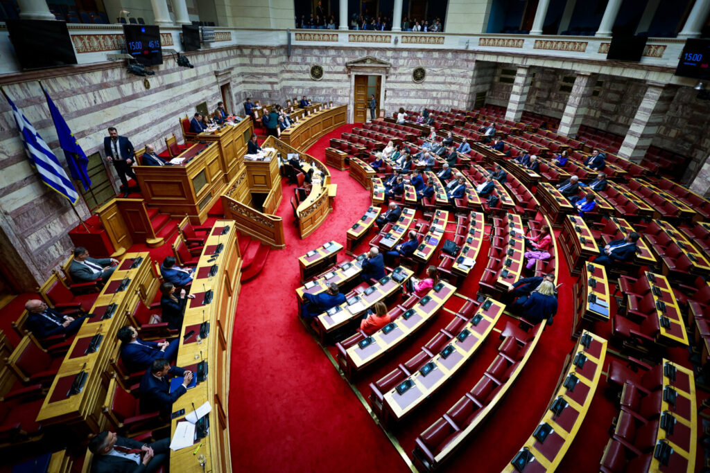 Live – Βουλή: Σε εξέλιξη οι ομιλίες των πολιτικών αρχηγών για την πρόταση δυσπιστίας