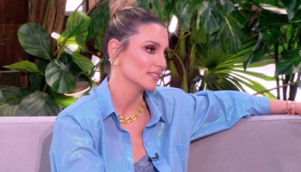 Αθηνά Οικονομάκου: «Τα παιδιά τα μεγαλώνουμε μαζί με τον Φίλιππο, είμαστε πολύ δεμένοι ως οικογένεια»