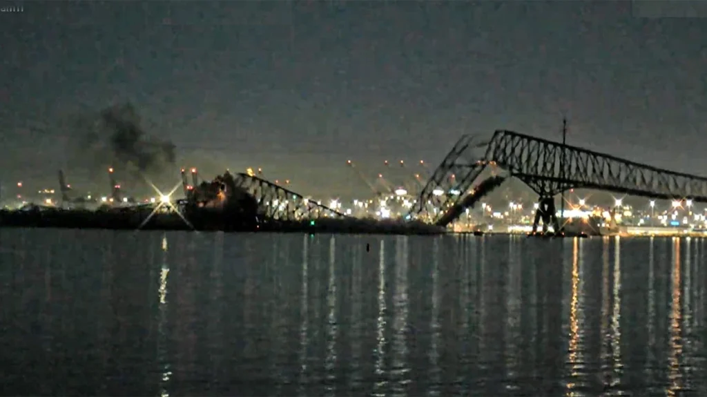 Kατέρρευσε γέφυρα στη Βαλτιμόρη μετά από πρόσκρουση πλοίου – Σε εξέλιξη επιχείρηση έρευνας και διάσωσης – Φόβοι για πολλούς νεκρούς (εικόνες&βίντεο)