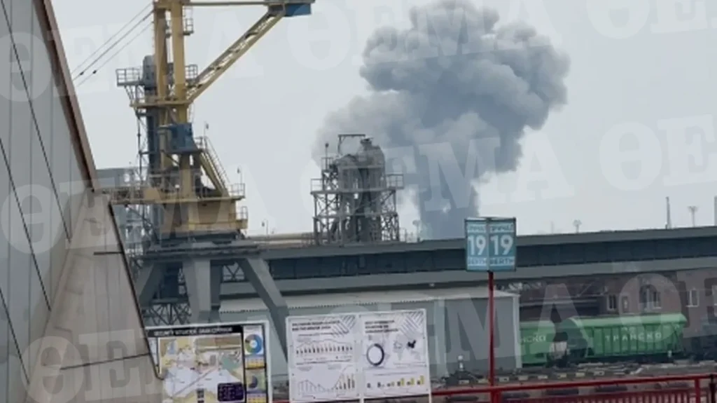 Βίντεο- ντοκουμέντο: Η στιγμή της πυραυλικής επίθεσης με πέντε νεκρούς κοντά στο κονβόι του Ζελένσκι στην Οδησσό